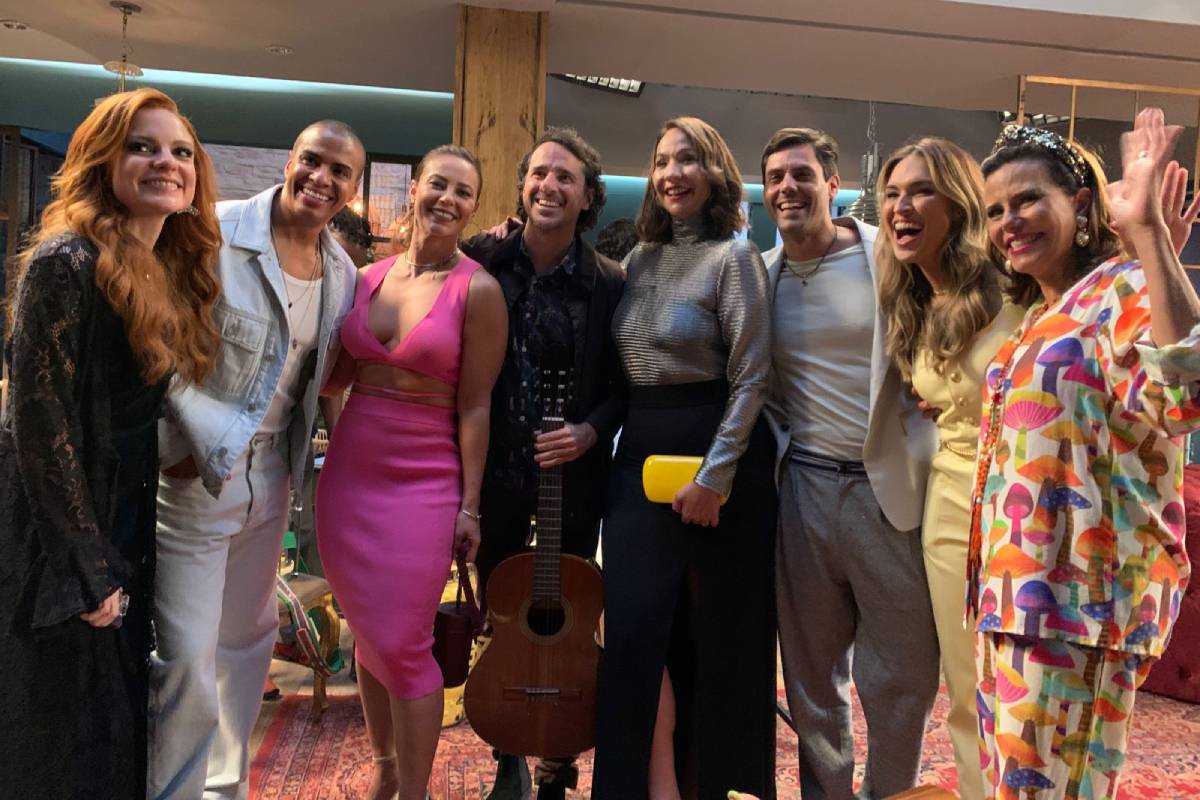 Andréa Pratini (Maria Eduarda de Carvalho), Narcisa Tamborindeguy, Hugo (Rafael Theophilo), Rômulo (Rafael Cardoso), Pat (Paolla Oliveira), Maria Beltrão, Talitha Morete, Thiago Oliveira e Rodrigo Cebrian