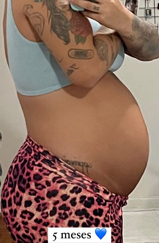 petra-mattar-cinco-meses-de-gravidez-670x1024-1 Barriga de Petra Mattar com 5 meses de gravidez