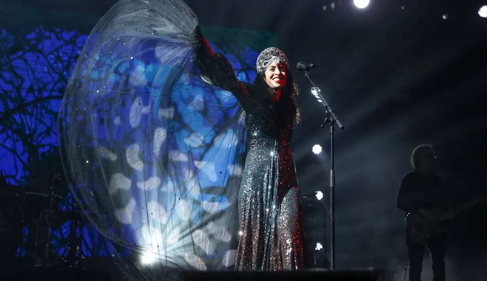 Marisa Monte se apresenta no penúltimo dia do Festival Arena Brasil