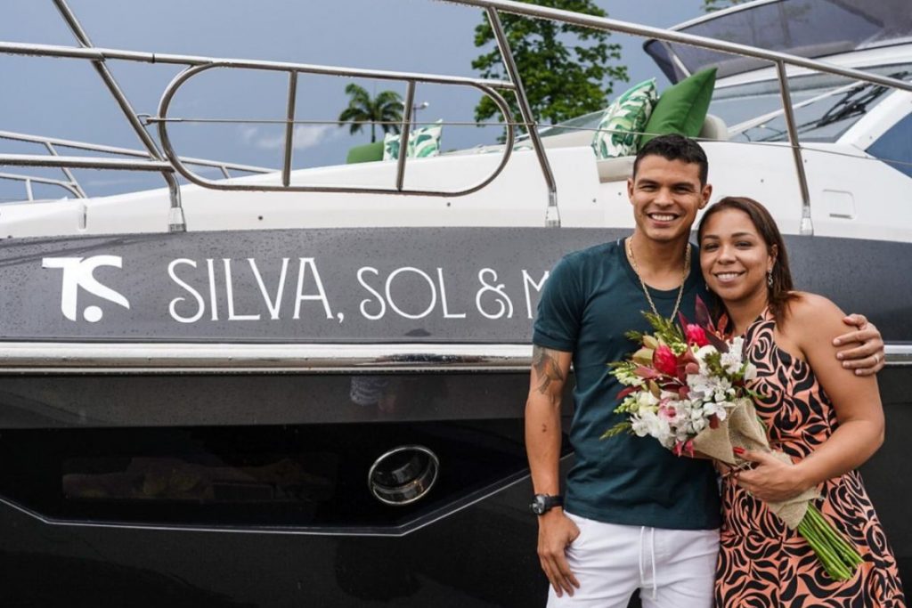 Thiago Silva com a esposa