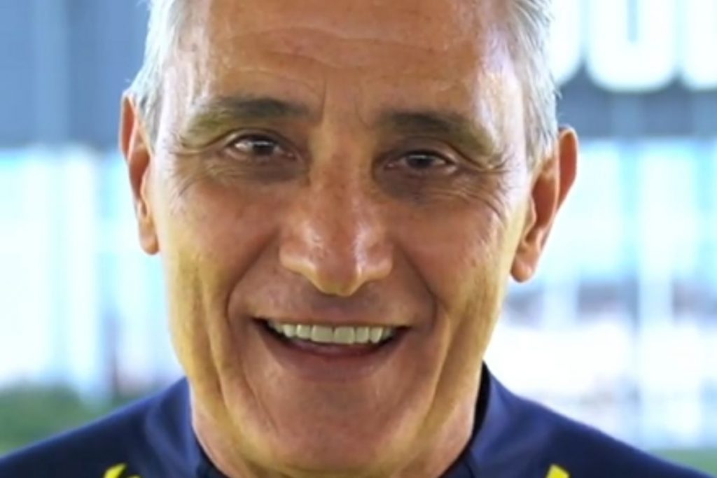 tite-tecnico-selecao-brasileira-1-1024x683-2 Tite, técnico da Seleção Brasileira, sorridente, olhando para a câmera