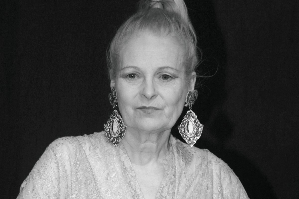 vivienne westwood em foto preta e branca