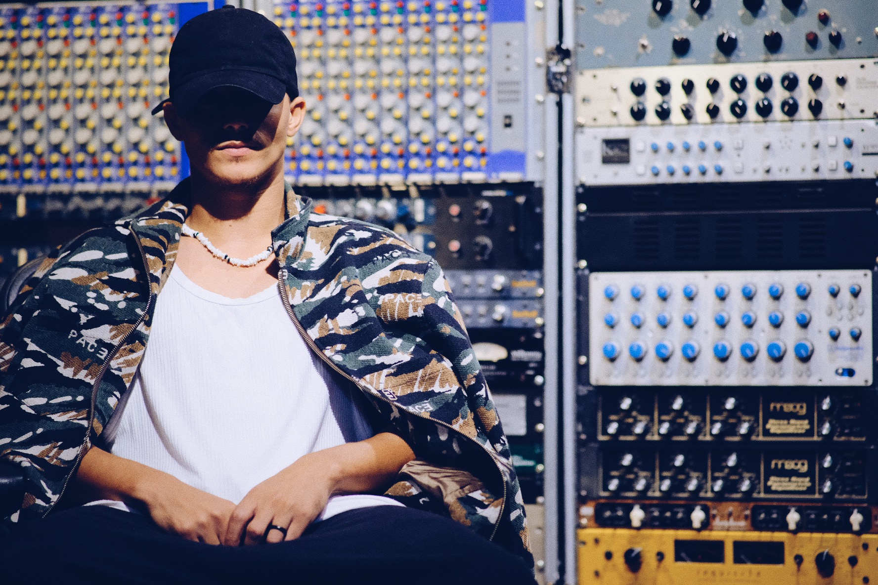 Nairo lança session acústica “SEM CORTES” com músicas do EP “INÍCIO, MEIO, enFIM…”