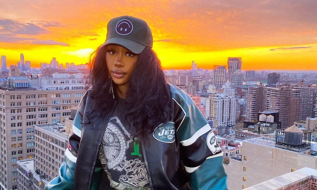 SZA ultrapassa Tayloy Swift na parada de álbuns da Billboard 200