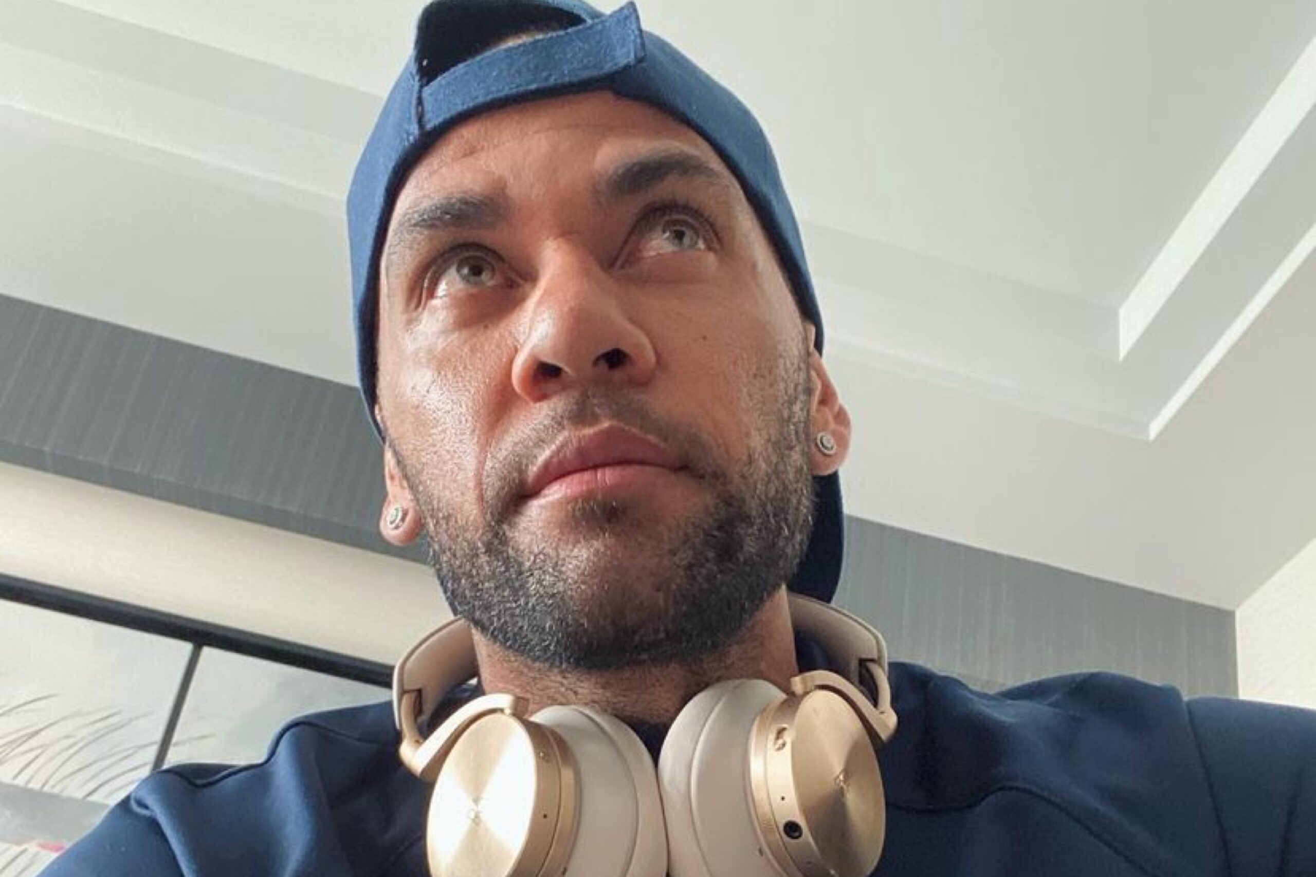 Daniel Alves: Jornais espanhóis divulgam relato de estupro