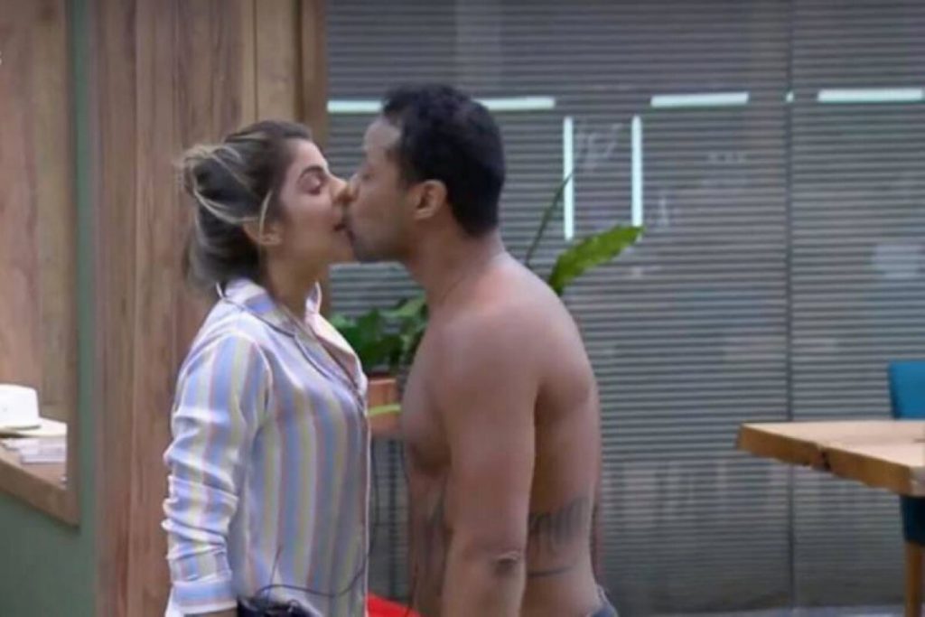 Hariany Almeida e Phelippe Haagensen confrontando cara-a-cara