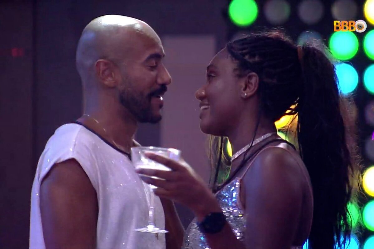 BBB23 Ricardo conversando com Sarah Aline