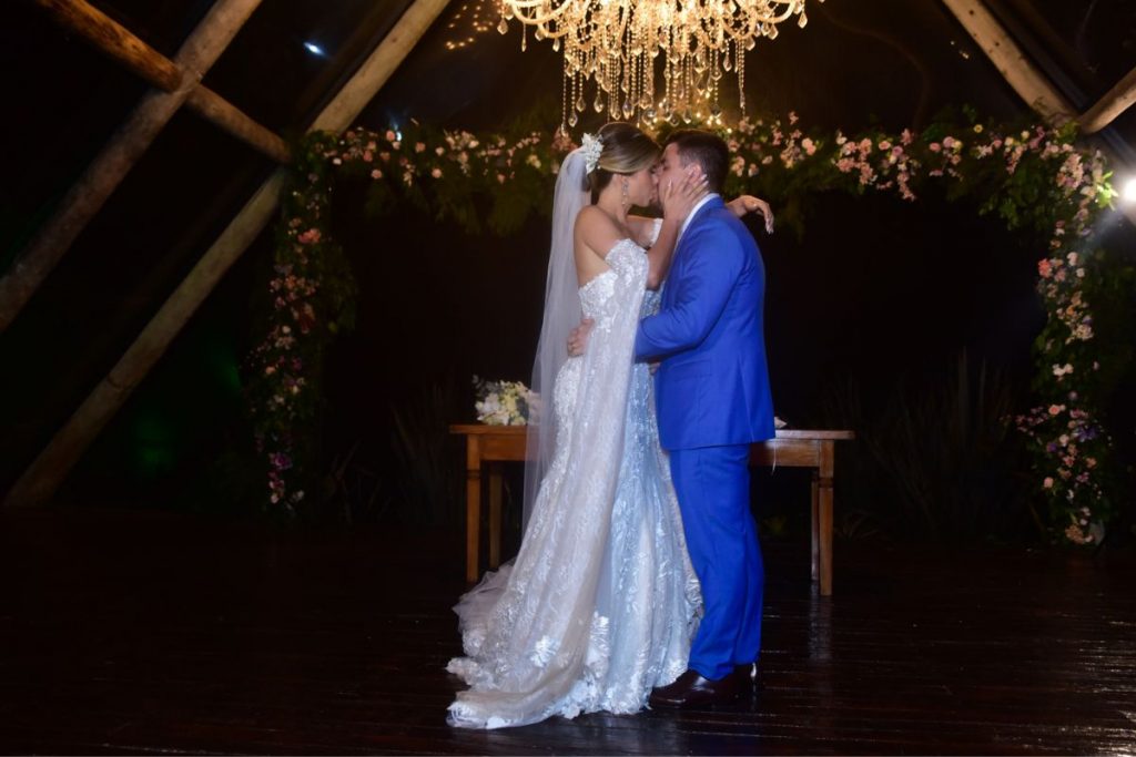 Cacau Colucci e Bruno Lima se casam em São Paulo