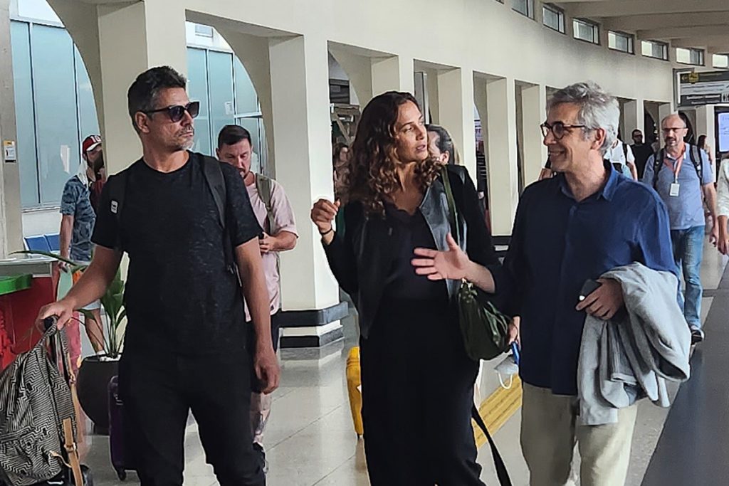 Camila Pitanga com o namorado