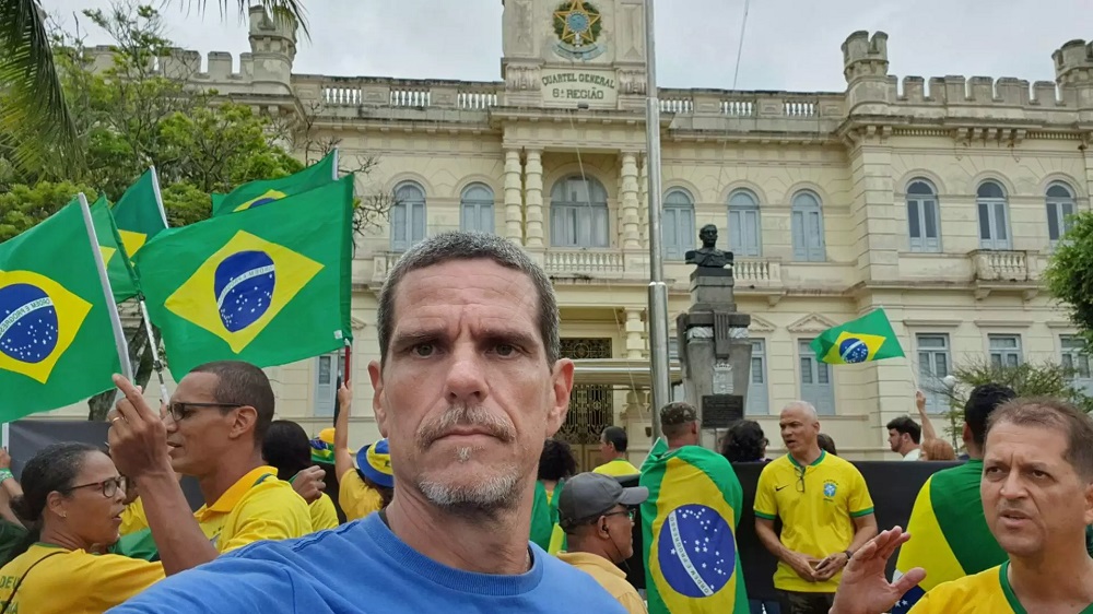 Ex-participante de reality celebra atos terroristas no Congresso Nacional: “Estamos fazendo história”
