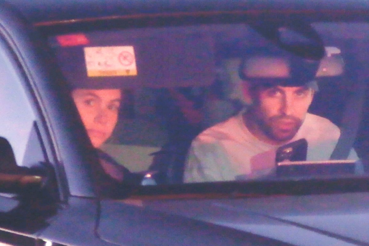gerard piqué e clara chia marti juntos em carro