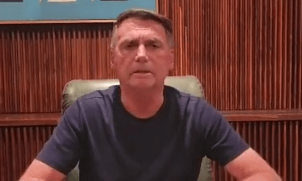 Deputada dos EUA sugere deportação de Jair Bolsonaro após atos terroristas em Brasília