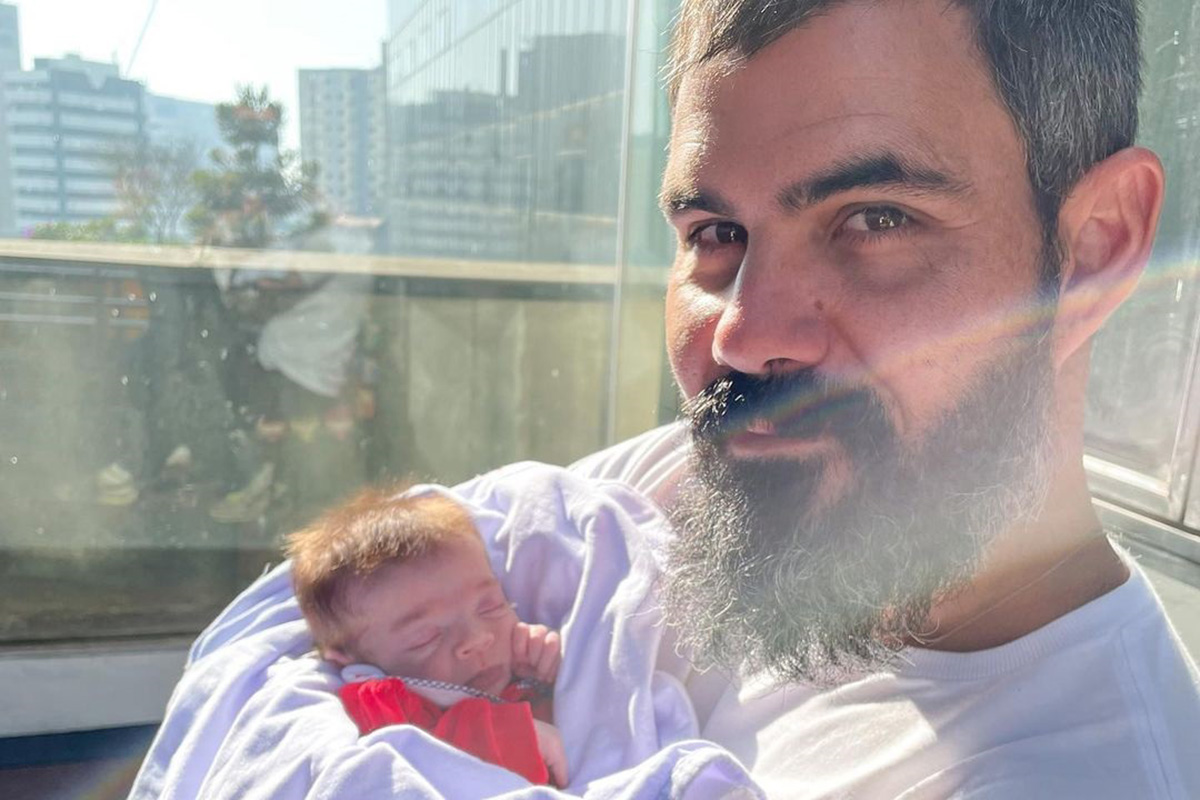 Juliano Cazarré com a filha