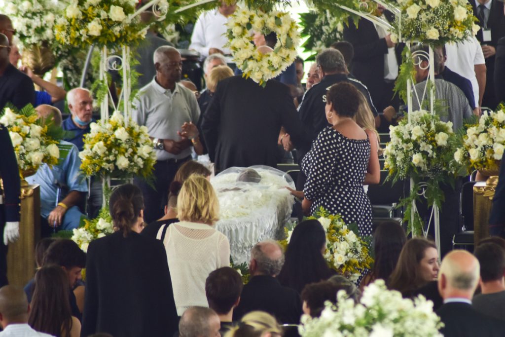 kelu-nascimento-velorio-pele-1-1024x683-1