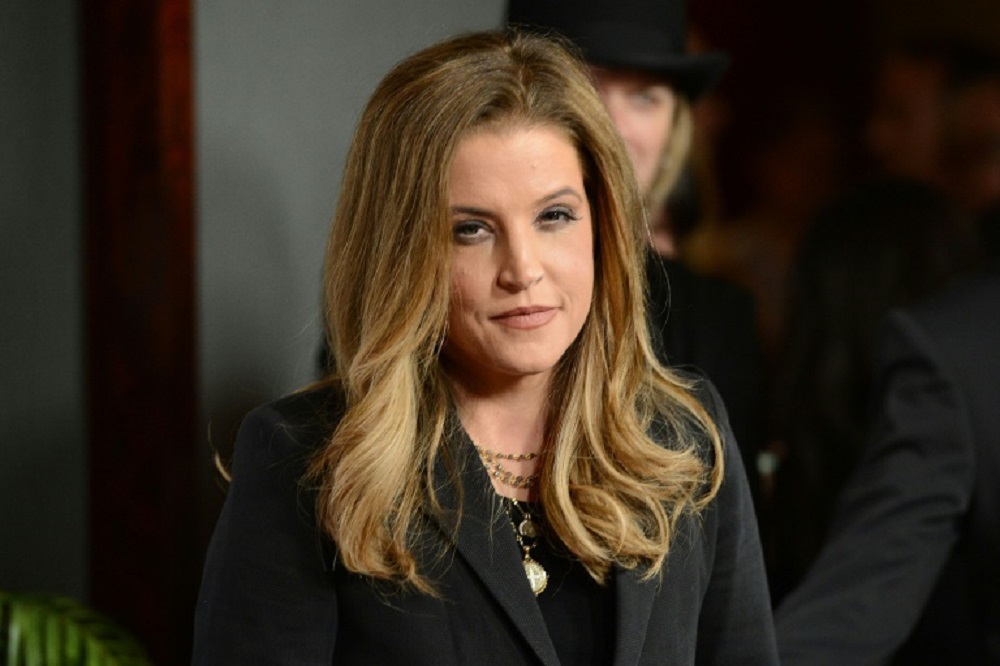 Filha de Elvis Presley sofre parada cardíaca em casa