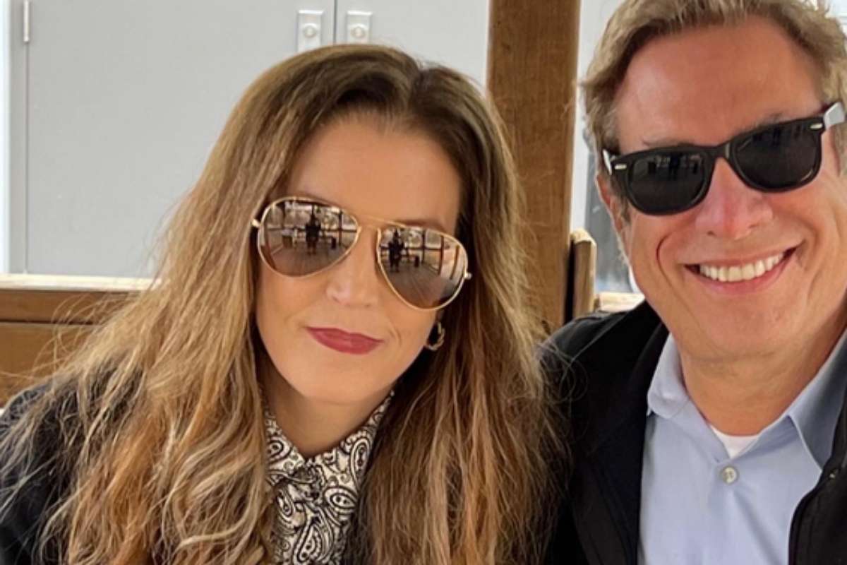 Lisa Marie Presley com autor David Kessler