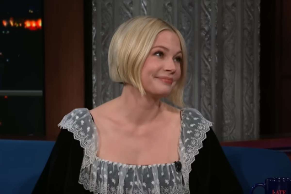Michelle Williams em entrevista na TV