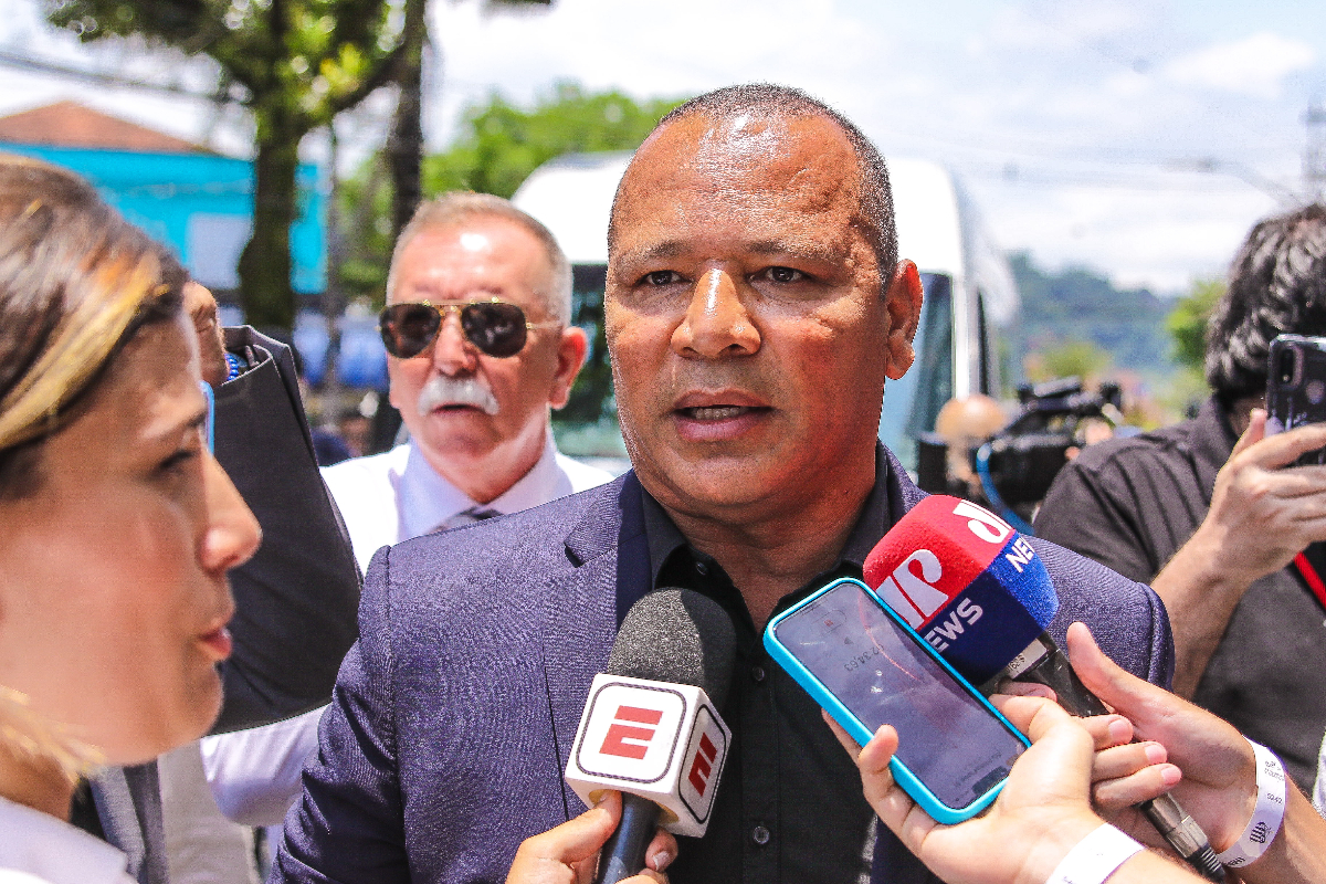 neymar pai velório pelé