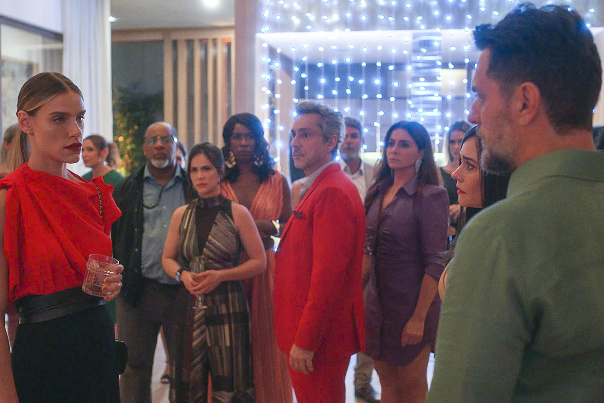 Sara (Isabelle Nassar) e Moretti (Rodrigo Lombardi) em Travessia