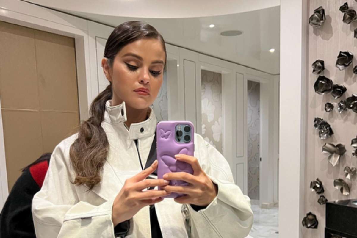 Selena Gomez, selfie no espelho