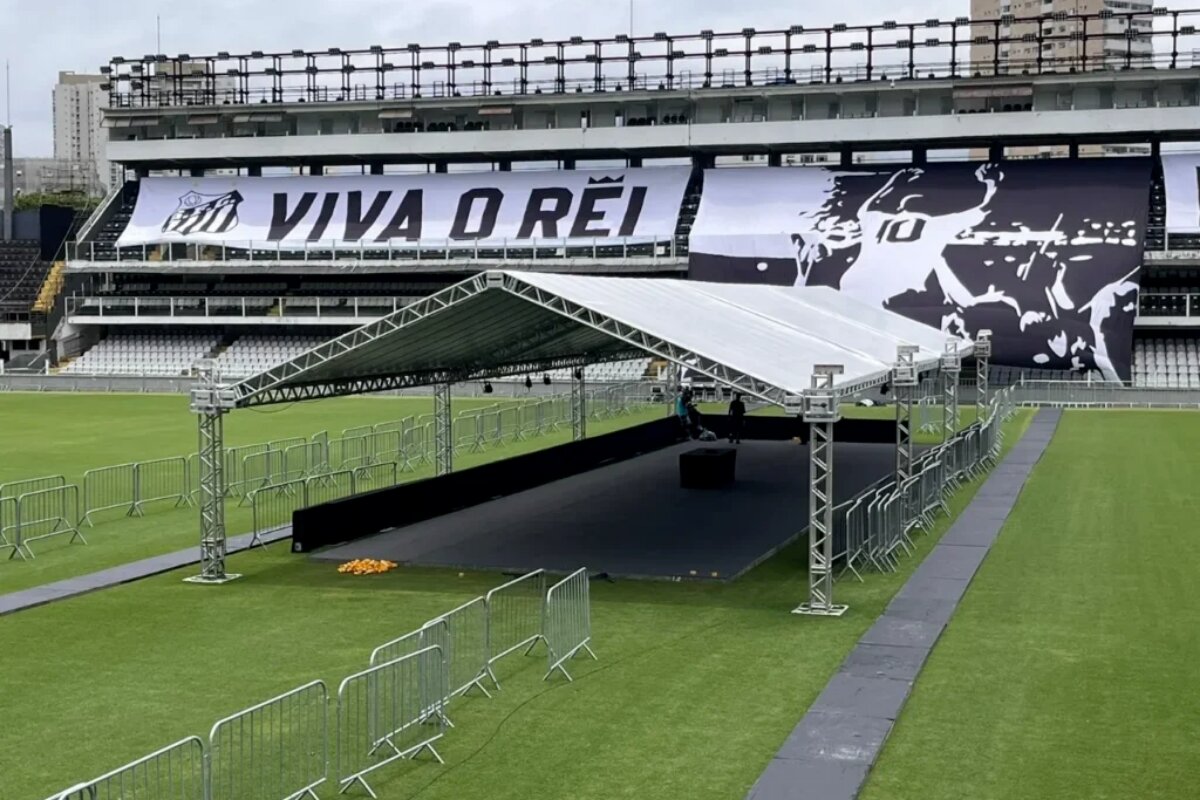 Estrutura do velório de Pelé, na Vila Belmiro