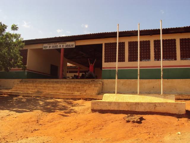 Escola de cidade do interior do Ceará serve pipoca como merenda para estudantes