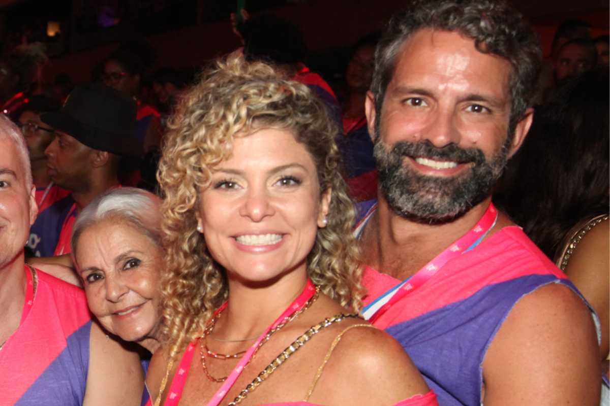 Bárbara Borges e Iran Malfitano curtindo Carnaval do Rio de Janeiro