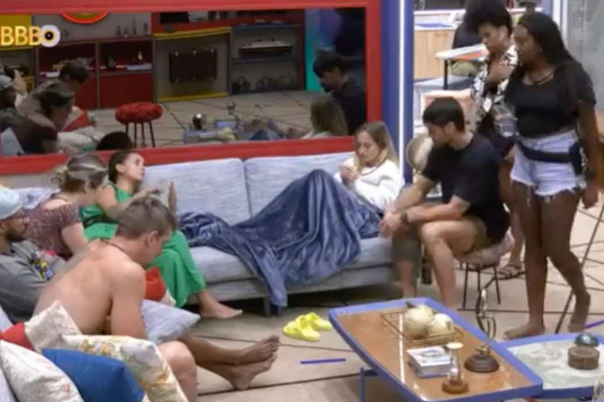 Reunião de Condomínio na sala do BBB23