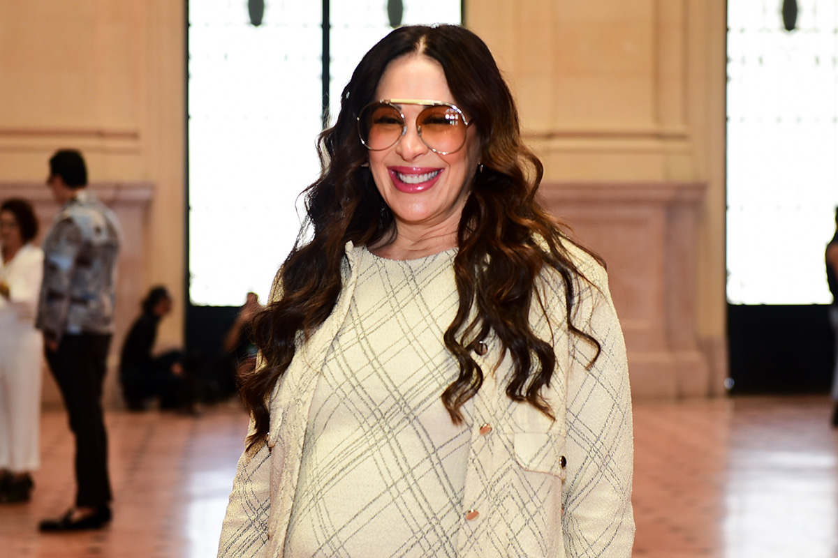 Claudia Raia marca presença na SPFW para ver o desfile do filho Enzo