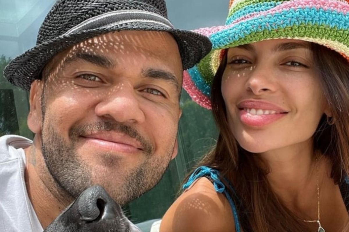 esposa de daniel alves