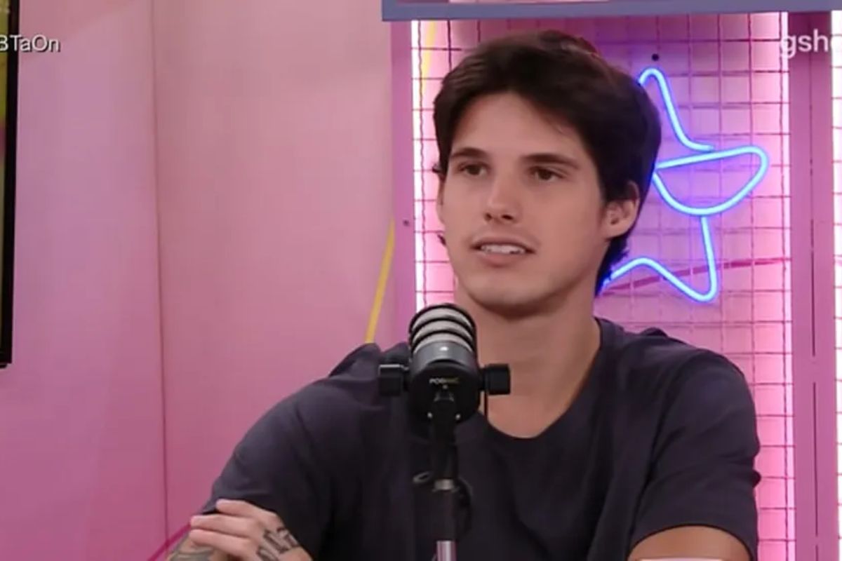 gabriel dando entrevista