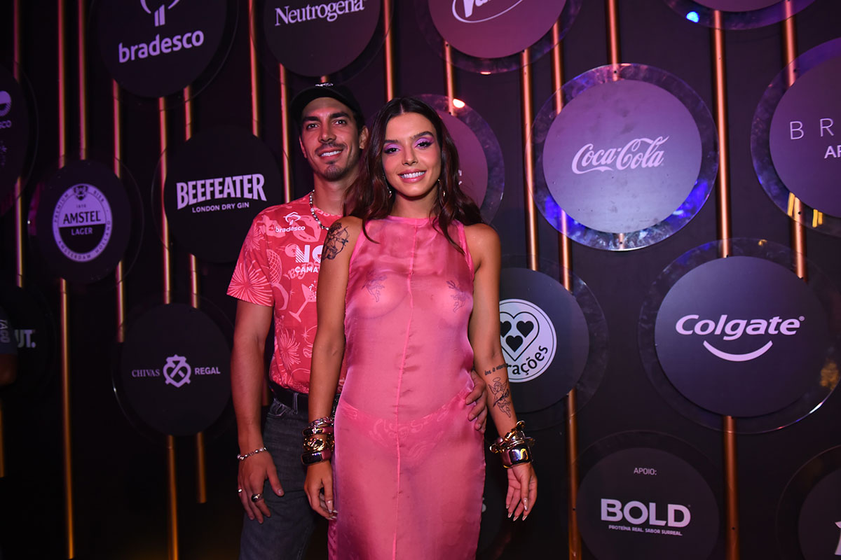 Giovanna Lancellotti curte Carnaval com Gabriel David