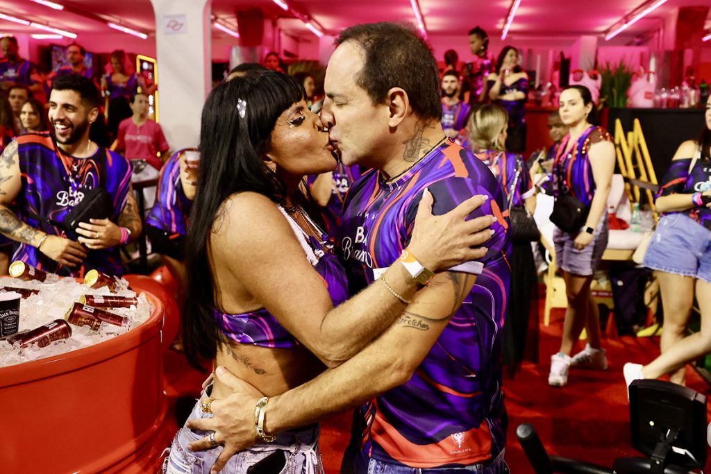 Gretchen beijou muito o marido no Carnaval