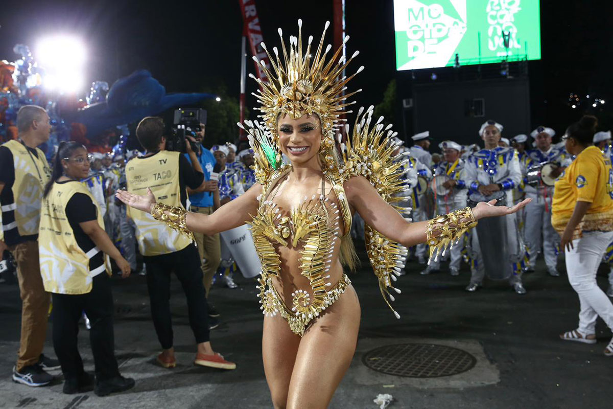Lexa desfilou pela Unidos da Tijuca