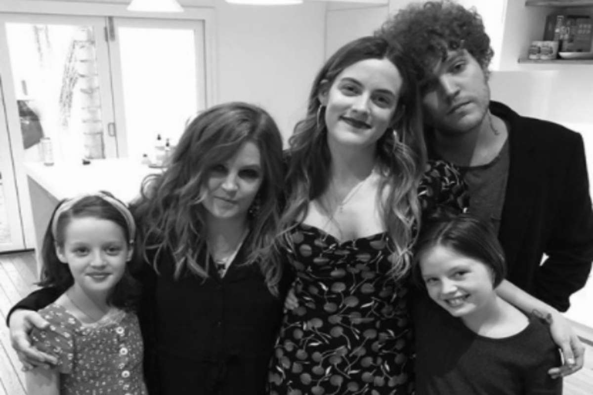 Lisa Marie com os filhos