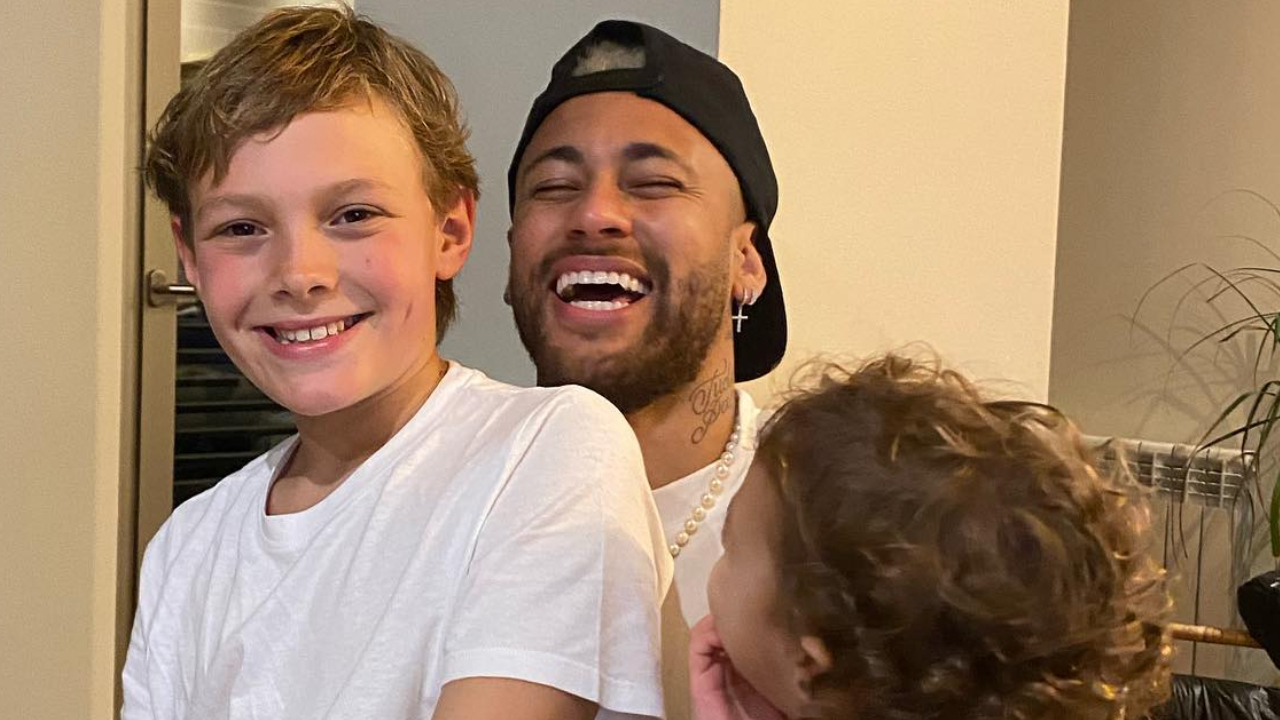 Neymar paga “mixaria” de pensão para o filho e divide opiniões na web