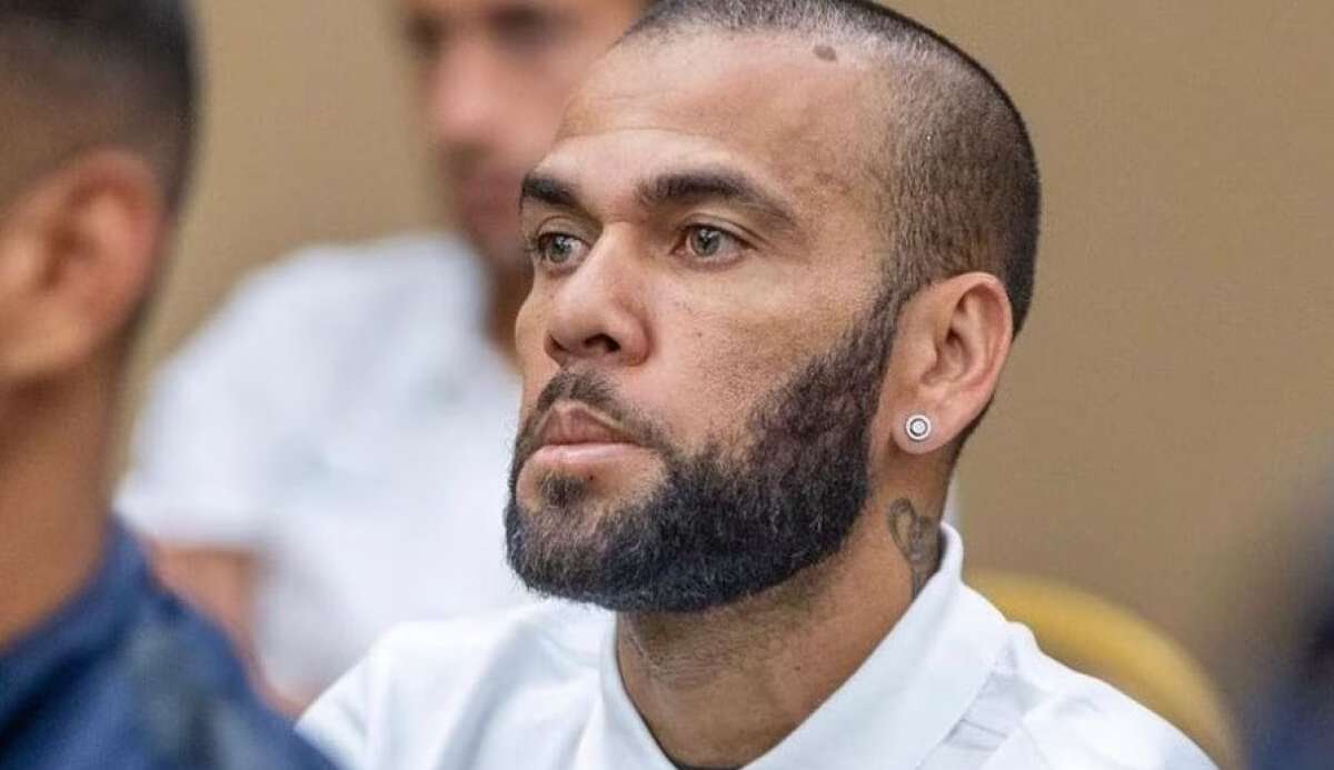 Advogado de Daniel Alves admite que houve penetração durante ato sexual