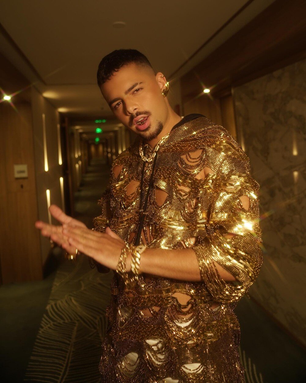 Pedro Sampaio com look da grife francesa Balmain. Foto: Reprodução/Gshow