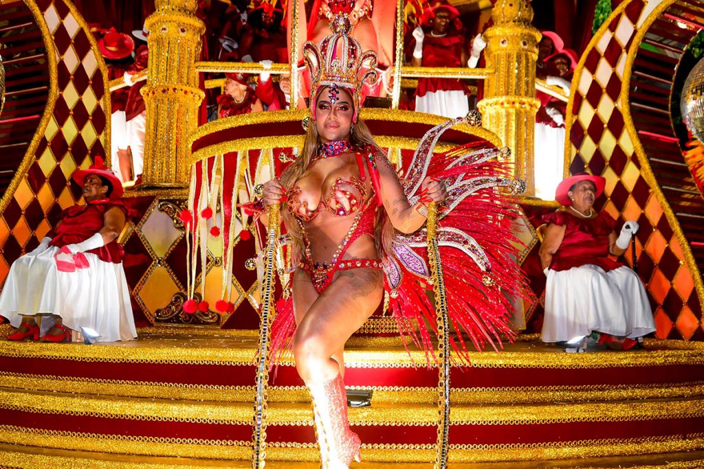 rafaella-santos-carnaval-1024x683-2 Rafaella Santos arrasou no desfile do Salgueiro