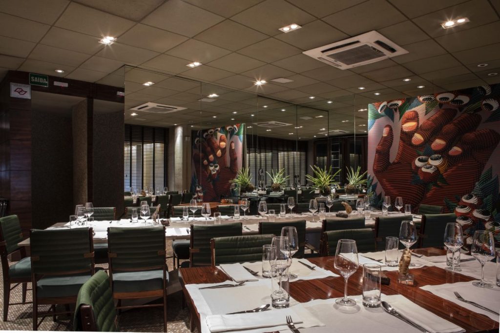 Ambiente do restaurante D.O.M., de Alex Atala, em São Paulo