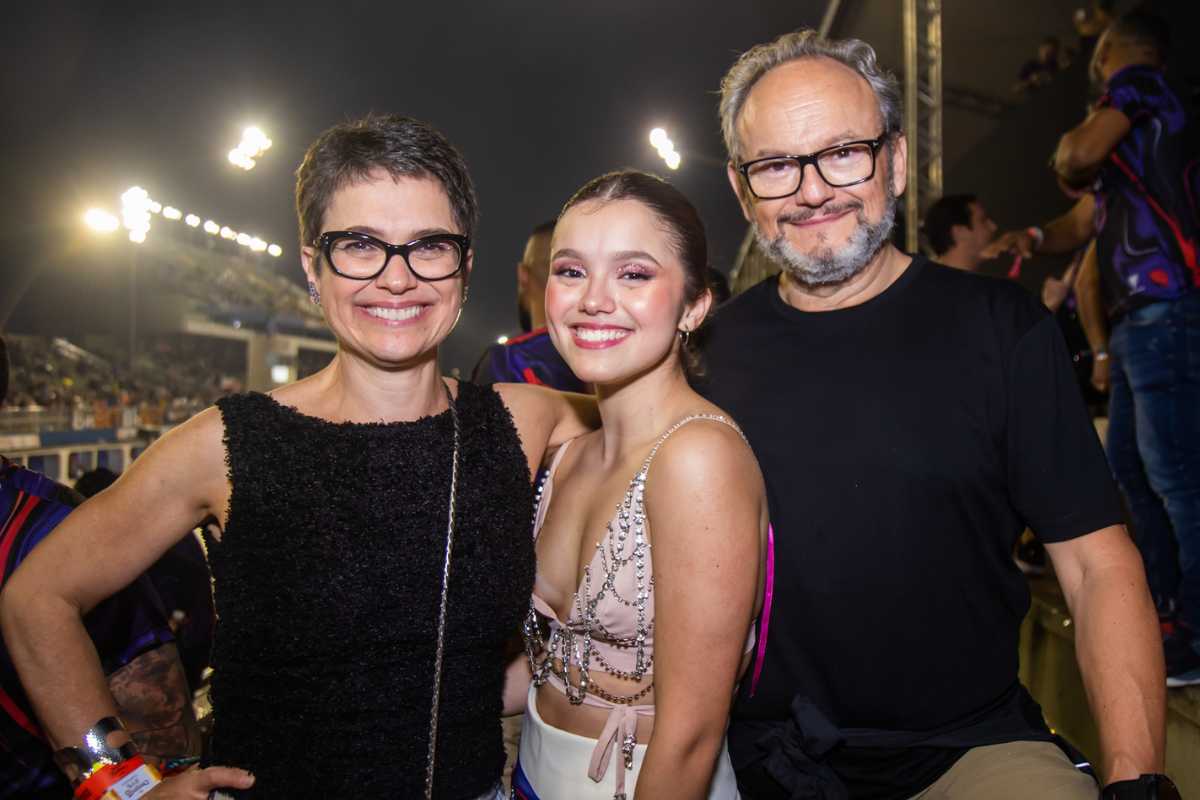 Sandra Annenberg, Ernesto Paglia e filha Elisa curtindo Carnaval de São Paulo