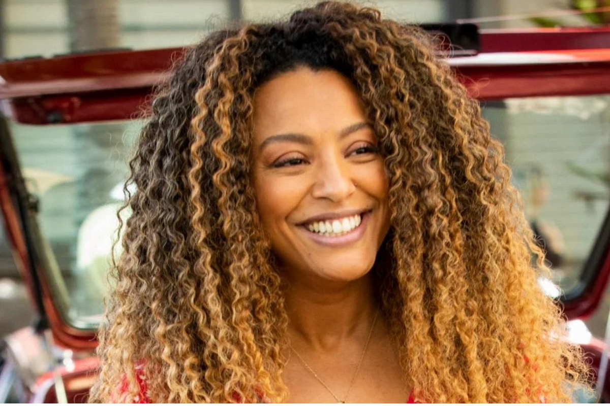 Sheron Menezzes sorrindo