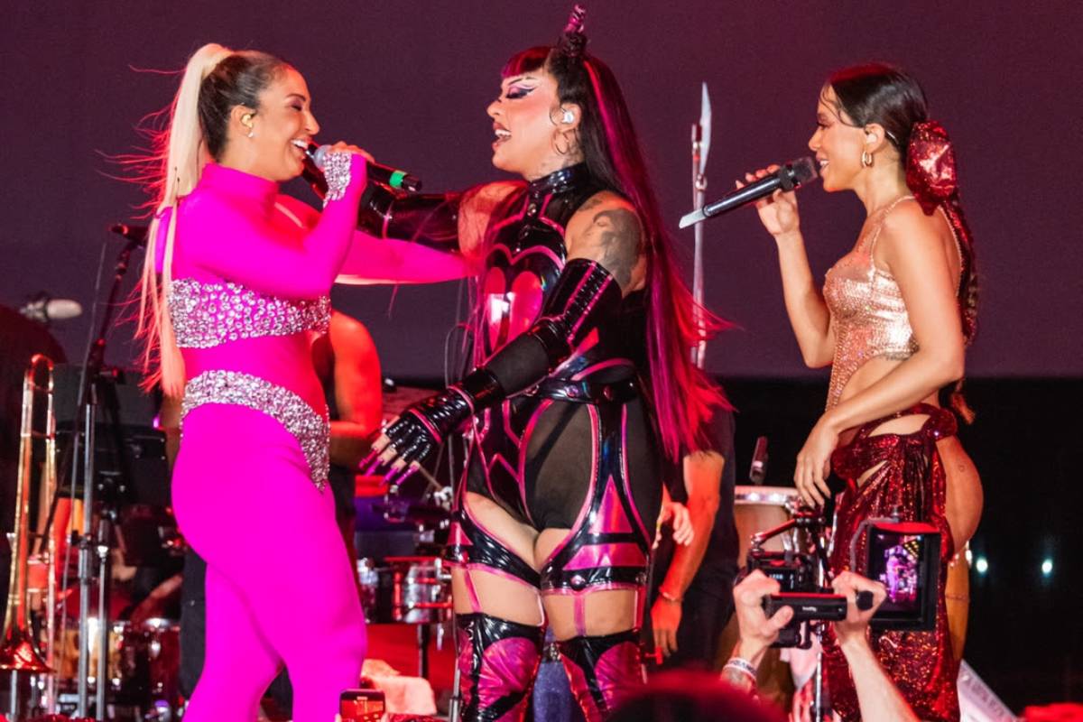 valesca popzuda, gloria groove e anitta cantando proibidona