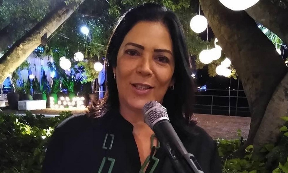 Jornalista Adriana Marins morre aos 58 anos
