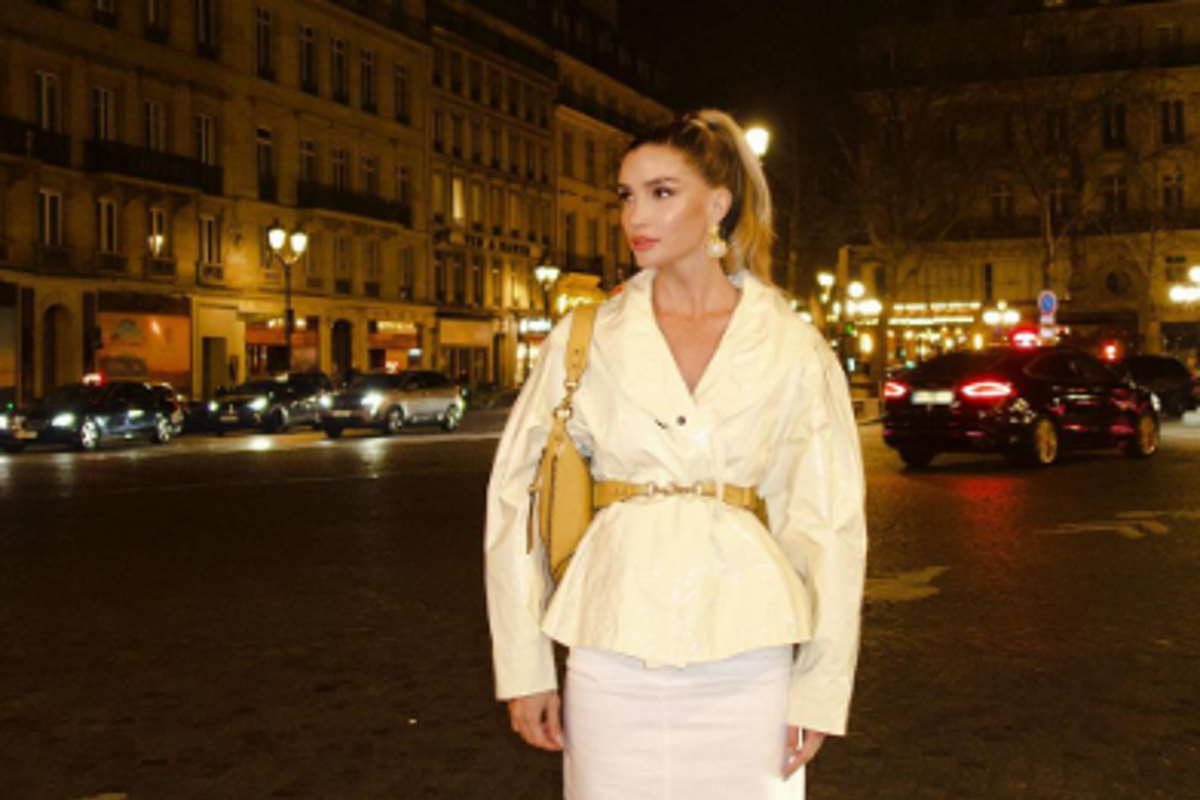 Aline Gotschalg em Paris