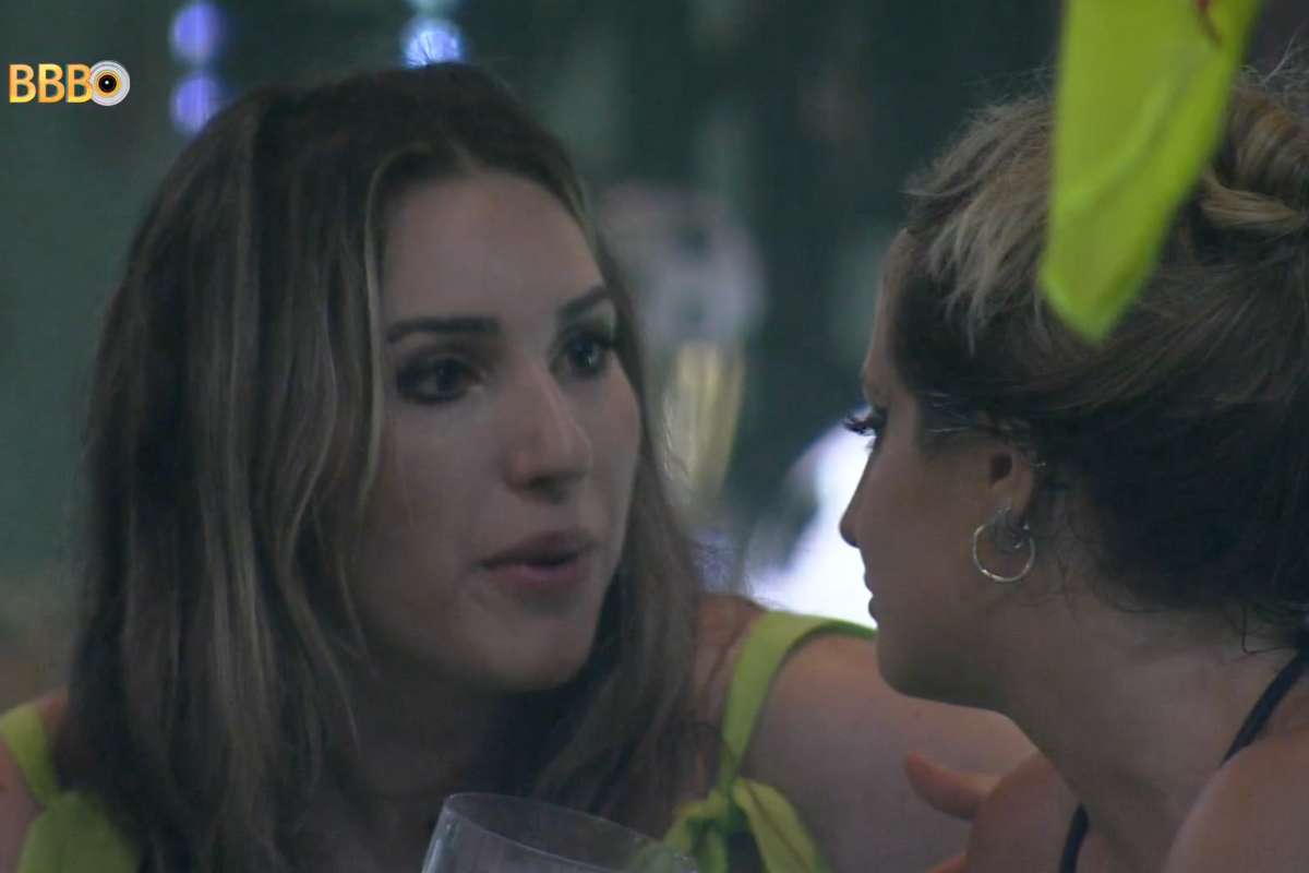 Amanda e Bruna Griphao conversam no BBB23