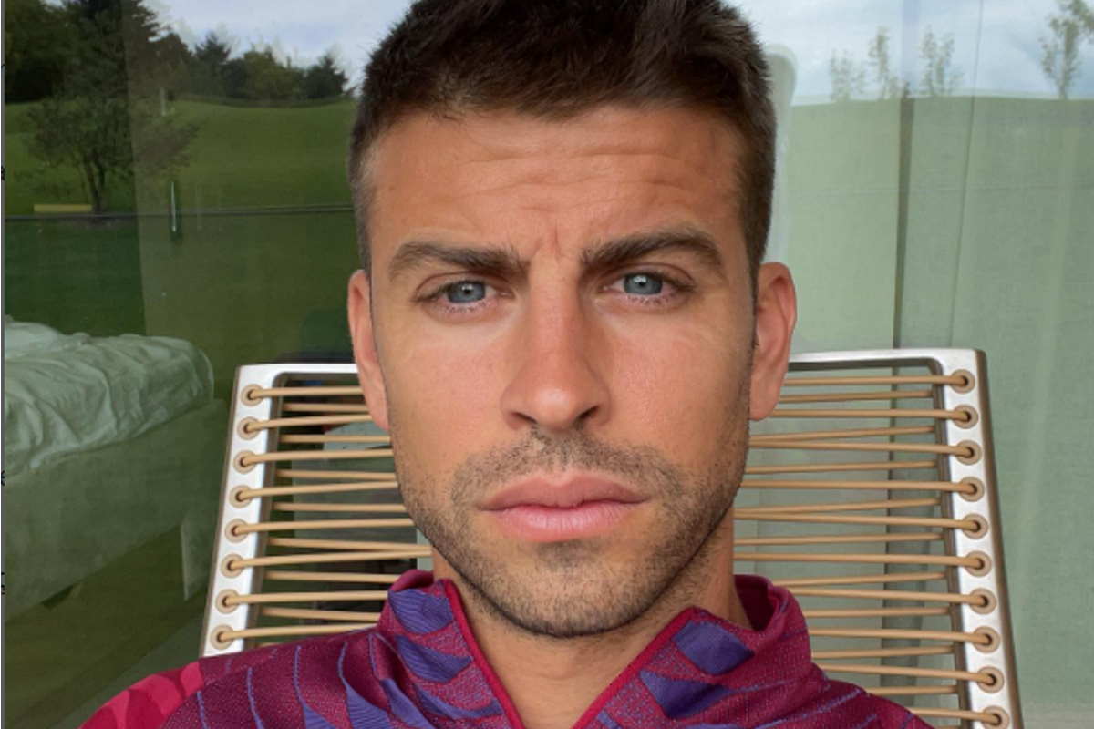 Gerard Pique selfie