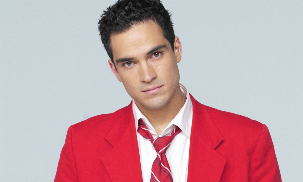 Ex-RBD, Alfonso Herrera revela trauma devido a mortes de fãs no Brasil