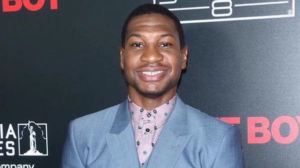 Ator da Marvel, Jonathan Majors é preso acusado de agredir mulher