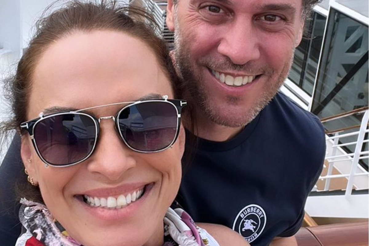 Núbia Oliiver curte cruzeiro de Roberto Carlos ao lado do noivo